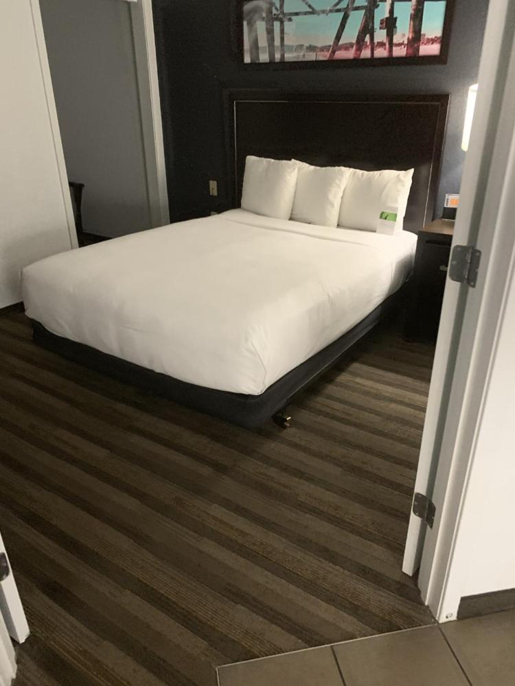 Queen Room with Roll-In Shower - Disability Access interior